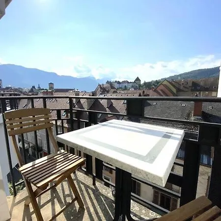 Appartement T3 De 73 M2 , Garage , Vue Montagnes Et Chateau *